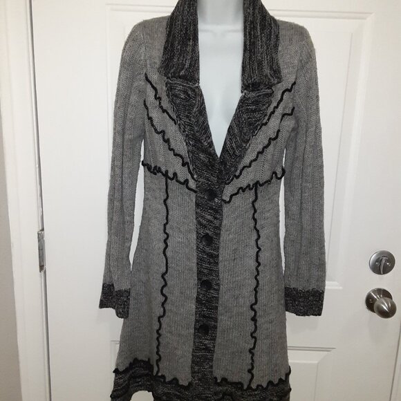 Small, Long Knit Sweater * Check Measurements * Grey * Like New * Tall, Med, Reg - Picture 5 of 14